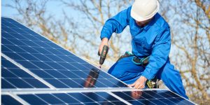 Installation Maintenance Panneaux Solaires Photovoltaïques à Aucun